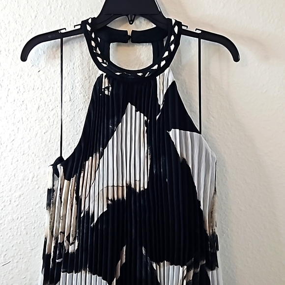 Adrienne Landau ONYX,Pleated Halter Top NWT. (Medium) - Picture 8 of 13